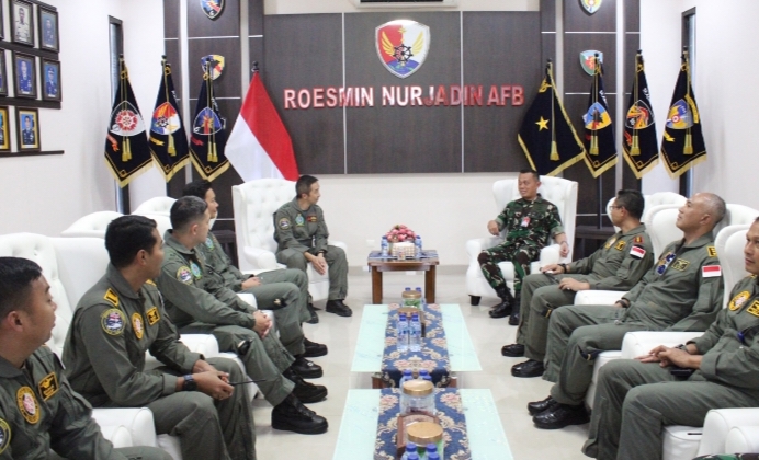 Akhiri Latihan Manyar Indopura, Delegasi RSAF Pamit kepada Danlanud RSN