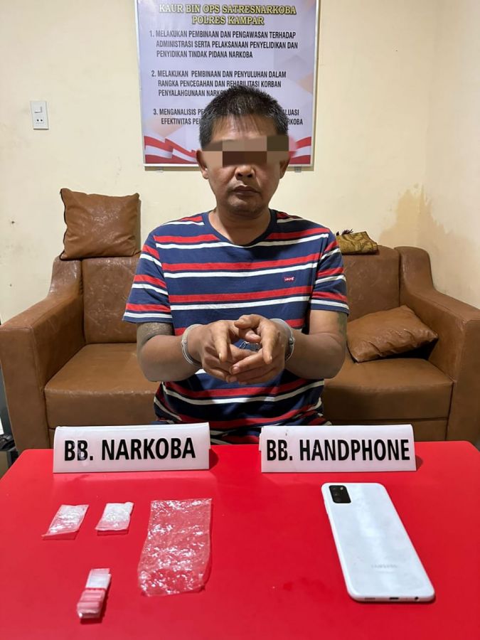 Asyik Nunggu Pembeli, Warga Pekanbaru di Ciduk Polisi