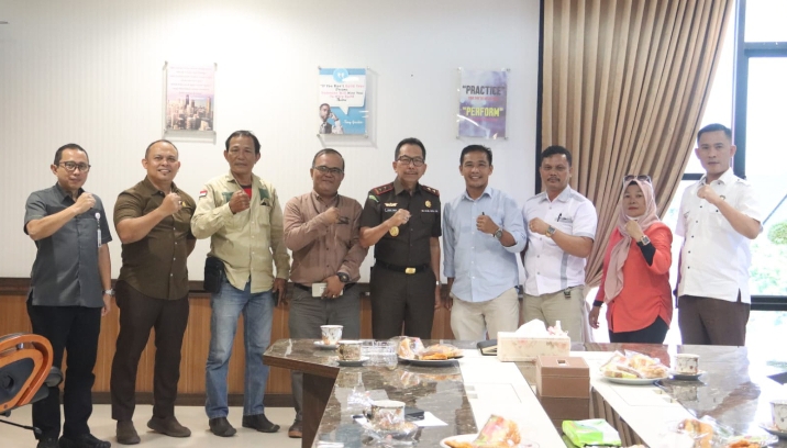 Audiensi DPP Solidaritas Wartawan Indonesia Dengan Kajati Riau