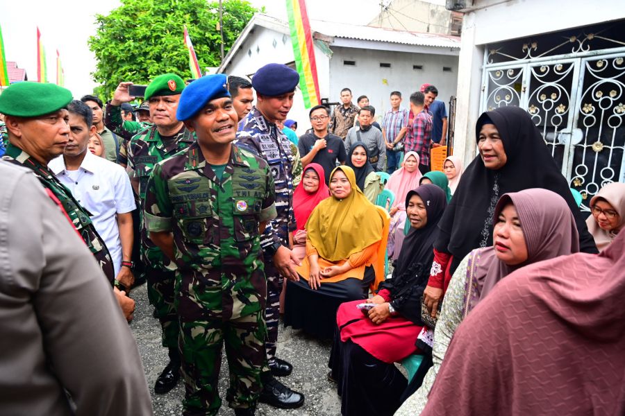 Danlanud Roesmin Nurjadin Dampingi Gubri Tinjau Kelancaran Pemungutan Suara