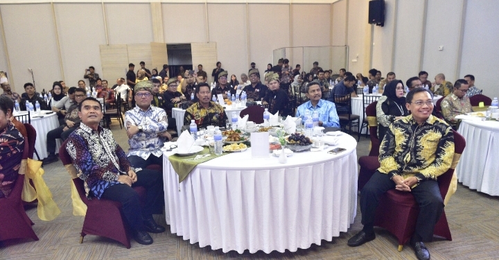 Danlanud Roesmin Nurjadin dan Kadisop Terima Anugerah Tokoh Kolaborasi dari FIM PII Provinsi Riau