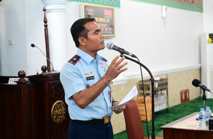 Danlanud Roesmin Nurjadin Lepas Keberangkatan 12 Jamaah Umroh Gratis