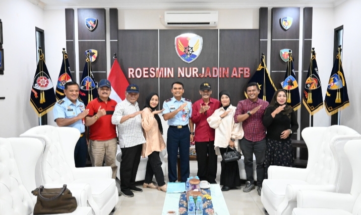 Danlanud Roesmin Nurjadin Terima Silaturahmi Persatuan Artis Minang Melayu Riau