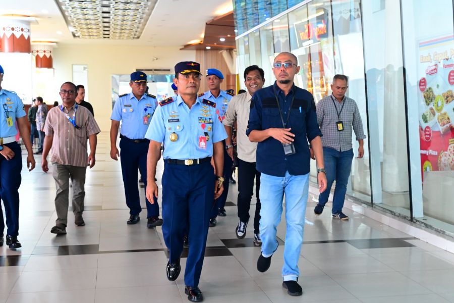 Danlanud Roesmin Nurjadin Tinjau Kesiapan Bandara SSK II Jelang Nataru