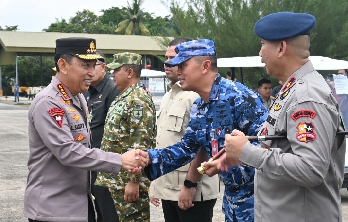 Danlanud RSN Bersama Forkopimda Riau Sambut Hangat Kedatangan Kapolri dalam Safari Ramadhan