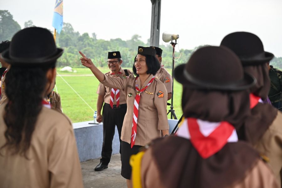 Saka Lanud Rsn Gelar perkemahan Pemasangan Badge Anggota Muda