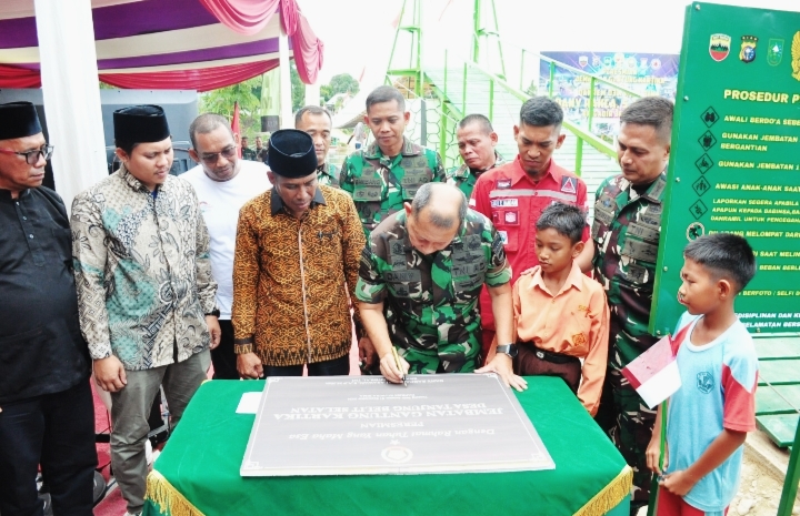 Danrem 031/WB Resmikan Jembatan