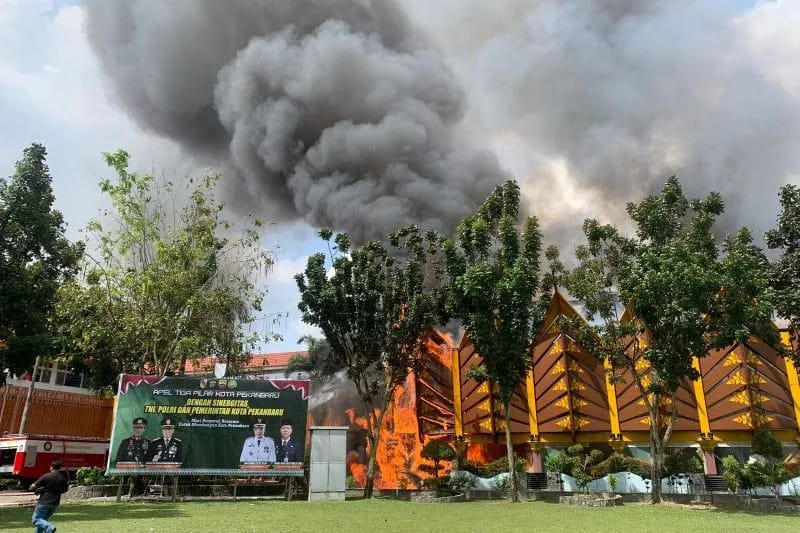 Hitungan Cepat, Gedung MPP Pekanbaru Ludes Terbakar
