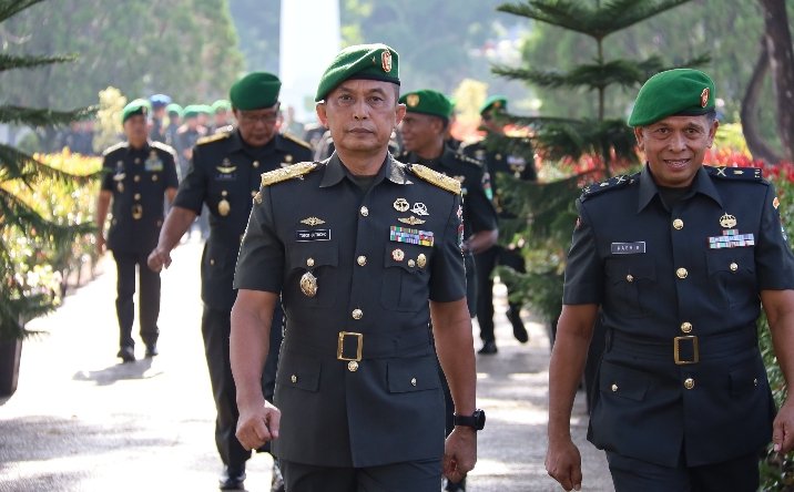 HUT Ke-1 Kodam XIX Tuanku Tambusai, Prajurit dan Persit Khidmatkan Penghormatan di TMP Kusuma Dharma