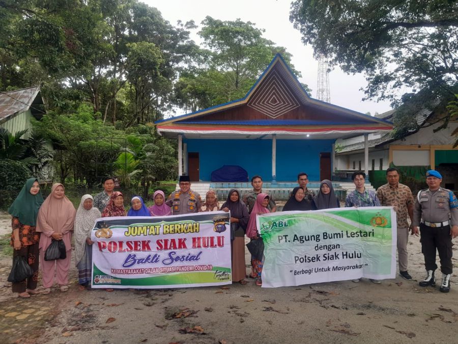 Jumat Barokah, Polsek Siak Hulu Bersama PT ABL Kembali Beri Bansos Kepada Warga Kurang Mampu