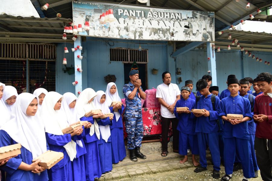 Jum'at Berkah Lanud Roesmin Nurjadin Silaturrahmi Ke Panti Asuhan