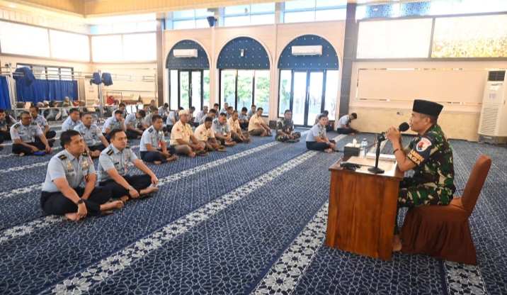 Kabintalid Lanud Roesmin Nurjadin Ajak Personel Tingkatkan Kebaikan Jelang Akhir Tahun 2025