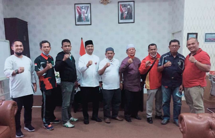 Kadispora Riau Bobby Rachmat Setuju Bonus Pelatih Sesuai Pergub