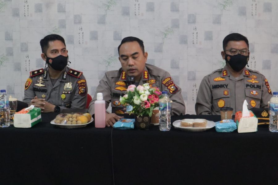 Kapolresta Pekanbaru Kunjungi Polsek Tampan yang Menggelar Vaksin