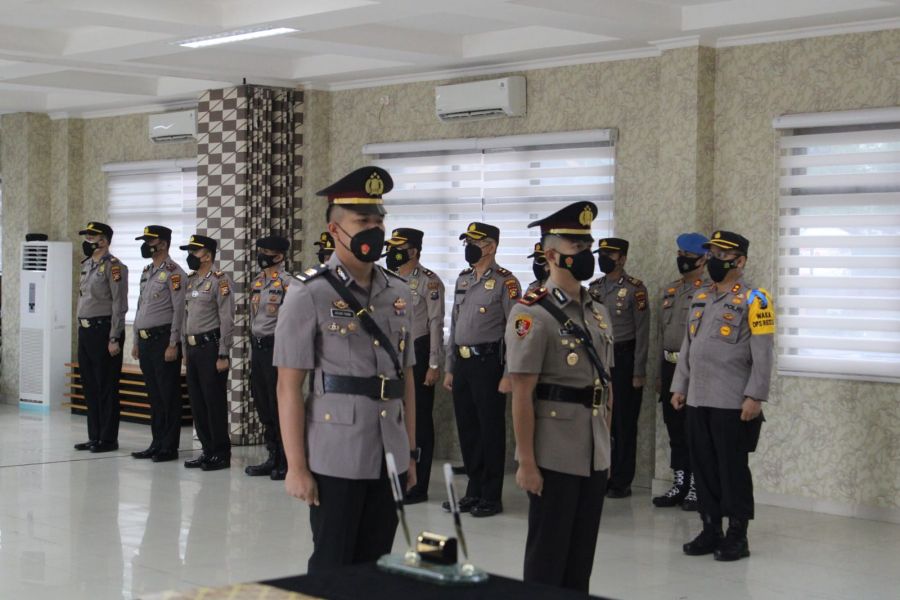 Kapolresta Pekanbaru Pimpin Acara Serah Terima Jabatan Kapolsek Payung Sekaki