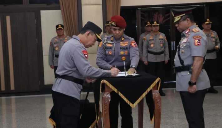 Kapolri Pimpin Sertijab Sejumlah Kapolda dan Pejabat Utama Mabes Polri