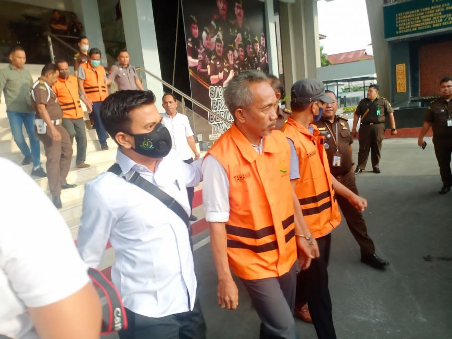 Kejati Riau Resmi Tahan 4 Orang Tersangka Dugaan Korupsi Pembangunan Mesjid Raya Senapelan