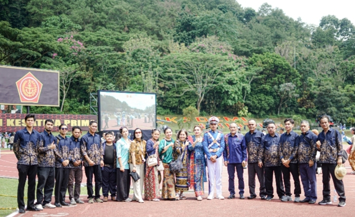 Keluarga Besar Ompu Nova :  Anak kami dapat Berbakti bagi Bangsa dan Negara
