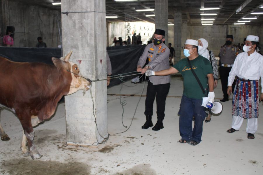 Keluarga Besar Polresta Pekanbaru Sembelih 26 Ekor Hewan Qurban Bagi Warga Kota