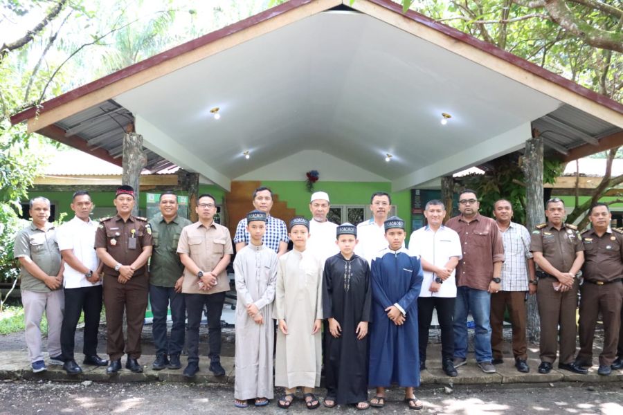 Kepala Kejaksaan Tinggi Riau Lakukan Kunjungan Silaturahmi Ke Rumah Tahfidzh Ma'had Tafaqquh