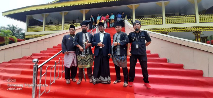 Ketua PWNU Riau H.T.Rusli Ahmad,SE,MM Hadiri Acara Penganugerahan Gelar Adat Kapolda Riau