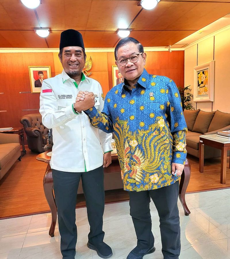 Ketum Santri Tani NU Berikan Petisi Kepada Presiden Jokowi