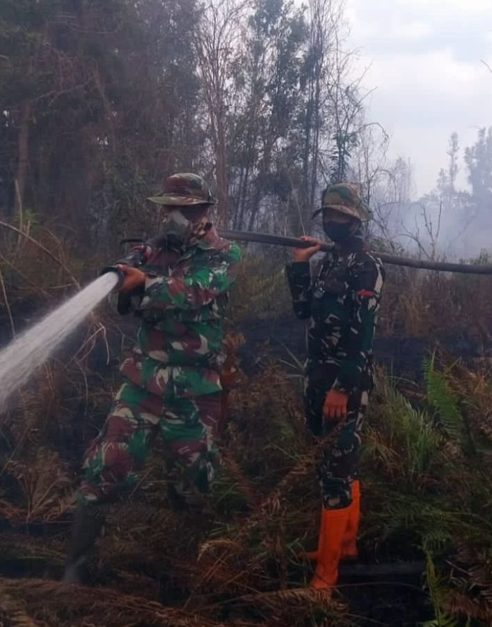 Kodam XIX/Tuanku Tambusai Bersama Tim Gabungan Fokus Tuntaskan Pendinginan Karhutla Bengkalis