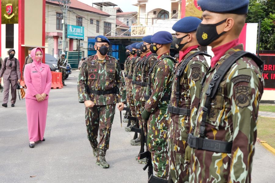 Kunjungan Kerja ke Satuan Brimob, Kapolda Riau Irjen Muhammad Iqbal Pastikan Kesiapan Alut dan Alsus