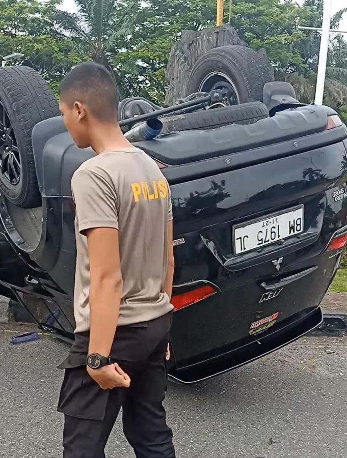 Laka Lantas Tunggal di Jalan Diponegoro