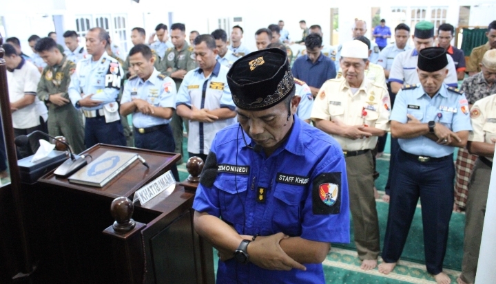 Lanud Roesmin Nurjadin Adakan Doa Bersama Jelang Terbang Malam