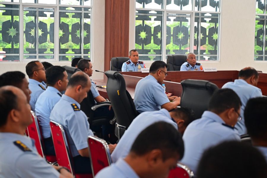 Lanud Roesmin Nurjadin Laksanakan Exit Meeting Itjen TNI TA. 2023