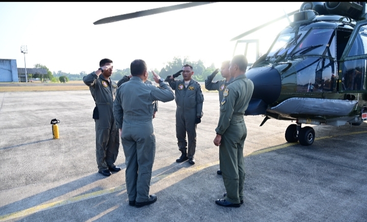 Lanud Roesmin Nurjadin Terbangkan Helikopter H225M/Caracal Bantu Patroli Karhutla