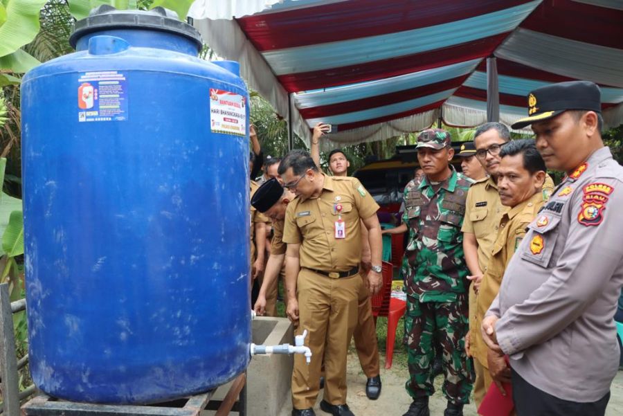 Sambut Hari Bhayangkara ke-77, Polres Kuansing berikan Bansos dan Bantuan Progran Air Bersih 