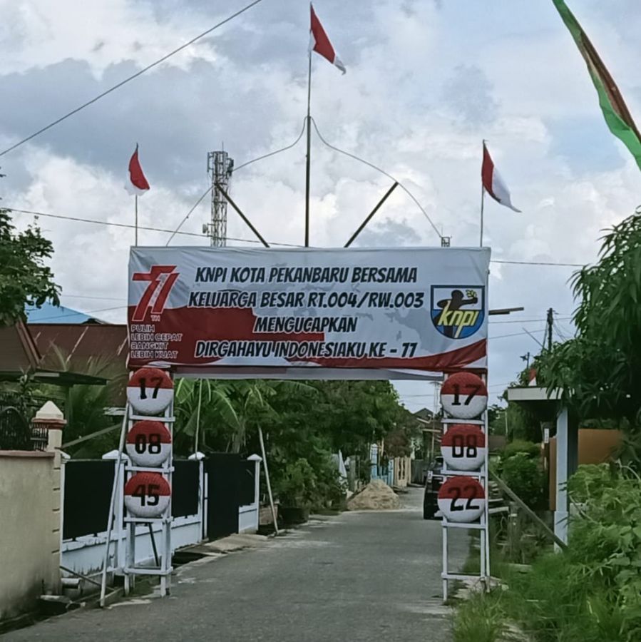 Meriahkan HUT RI ke-77, RT 04 RW 03 Kelurahan Tangkerang Barat Gelar Bazar Murah