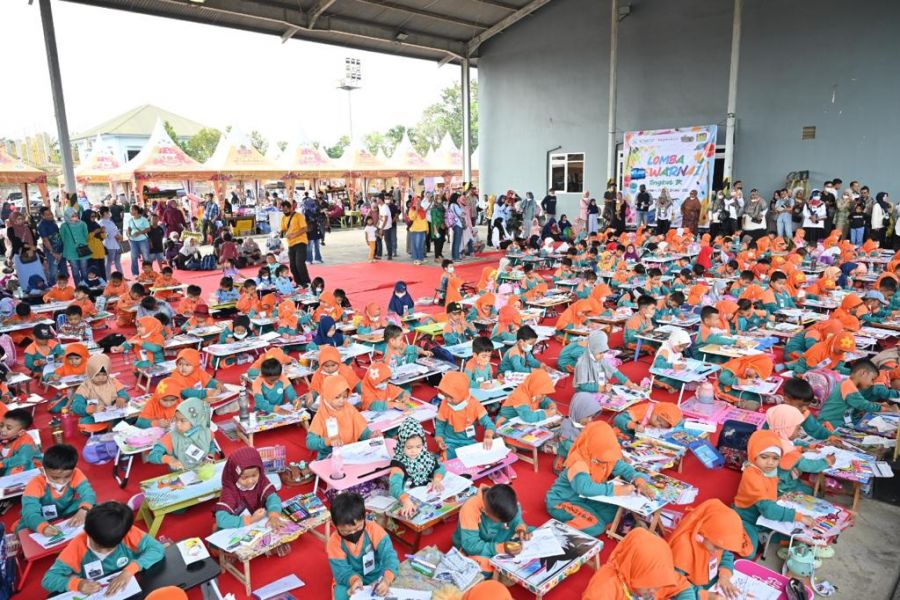 Meriahkan HUT TNI, Ratusan Anak TK Ikut Lomba Mewarna