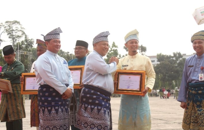 Pangdam XIX Tuanku Tambusai Saksikan Upacara Hari Jadi Ke-69 Provinsi Riau