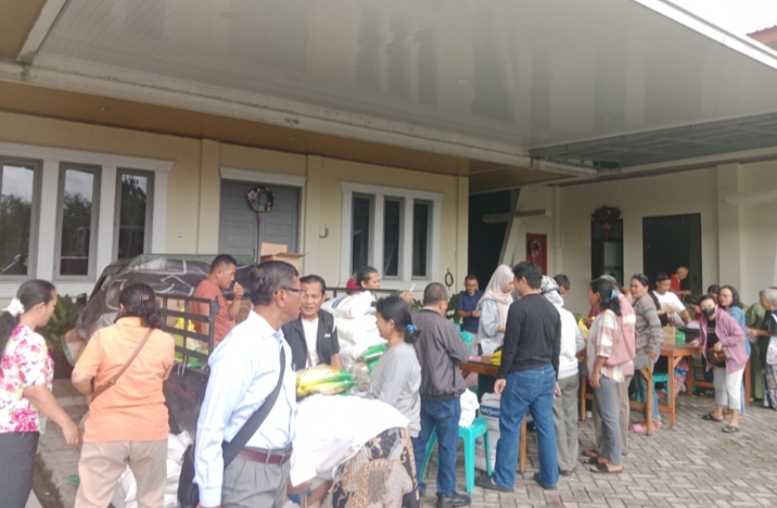 Pasar Murah ke - 3, Panitia Natal Wartawan dan Insan Pers Riau di gelar di HKBP Rajawali 