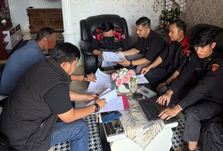 Penyidik Pidsus Kejari Siak Lakukan Penggeledahan dugaan Pemerasan dan Gratifikasi Pengadaan Barang 