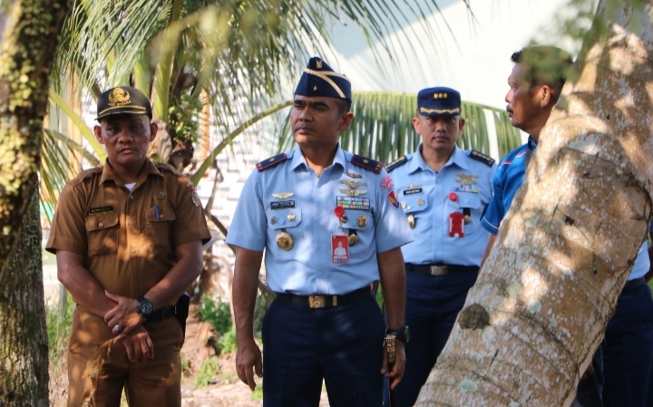 Peringati Hari Bakti TNI AU ke-77, Lanud Roesmin Nurjadin Bangun Rumah Layak Huni Tenaga Honorer