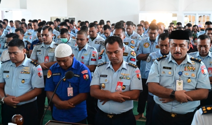 Personel Lanud Roesmin Nurjadin Gelar Doa Bersama Jelang Fire Power Demo 2024
