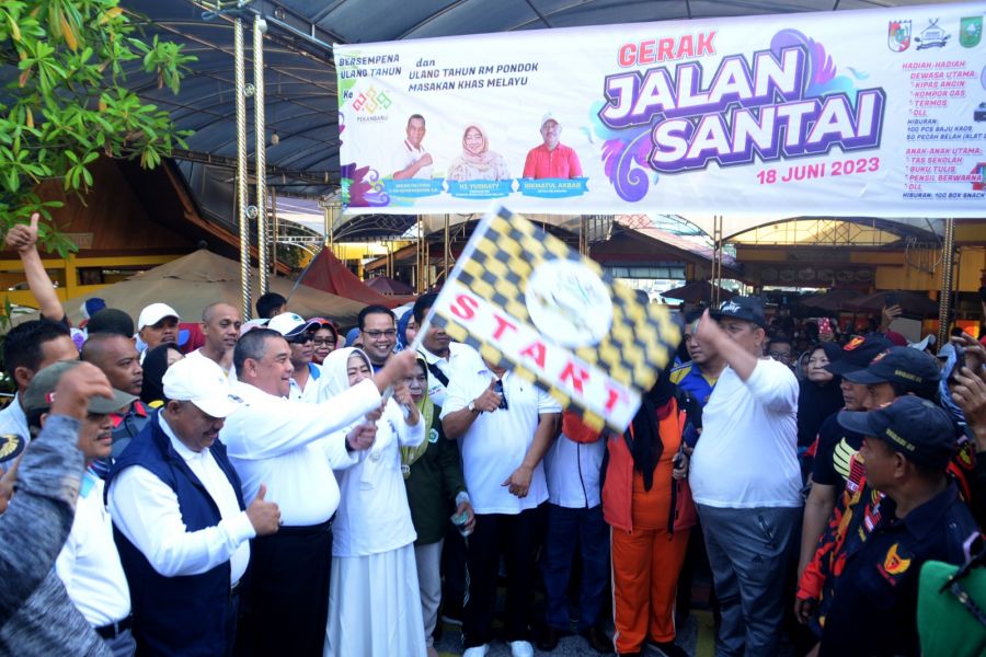 Personel Lanud Roesmin Nurjadin Hadiri Gerak Jalan Santai HUT Kota Pekanbaru Ke-239