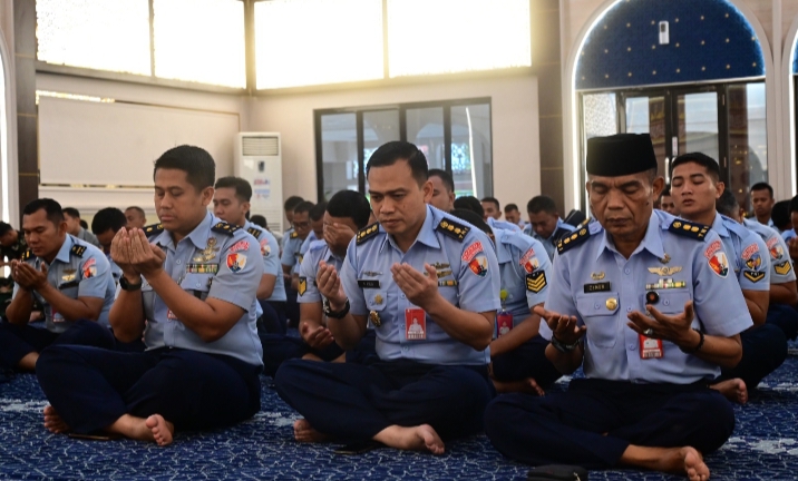 Personel Lanud RSN Gelar Doa Bersama Demi Suksesnya Demo Udara di Batujajar