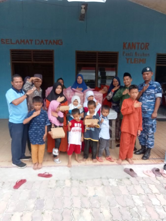 Program Jum’at Berkah, Lanud Roesmin Nurjadin Kunjungi Panti Asuhan YLBMI