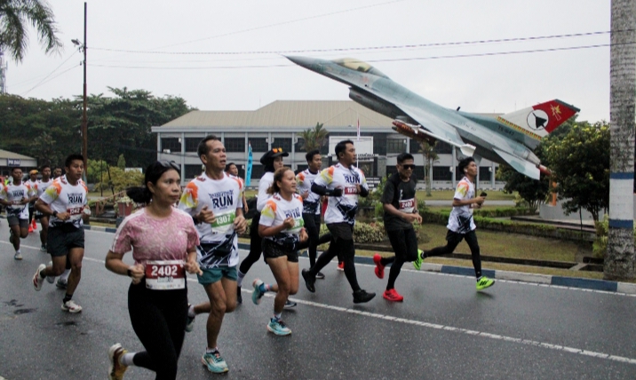 Ribuan Pelari Ramaikan “Roesmin Nurjadin Fighter Run 2025”, Sinergi Sehat TNI AU dan Masyarakat