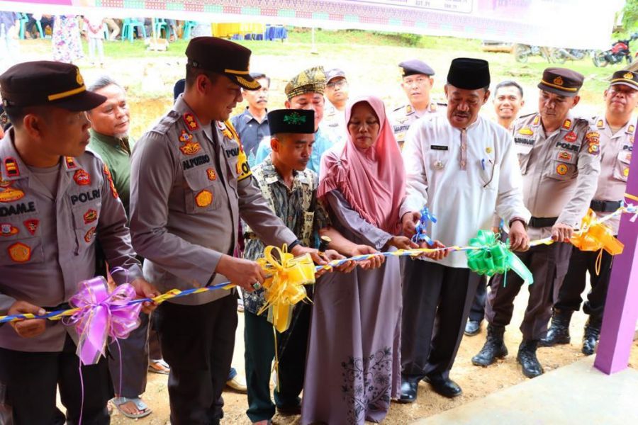 Rumah Program Bersih Ke-11 di Batang Cenaku Diresmikan, Ini Pesan Kapolres Inhu
