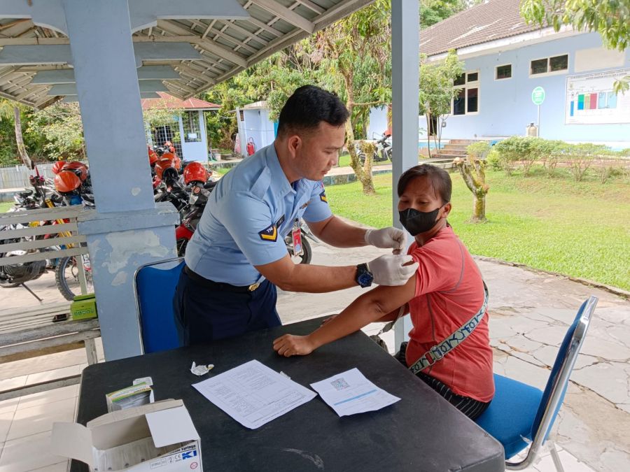 Rumkit dr. Sukirman Lanud Rsn Laksnakan Vaksinasi Covid-19