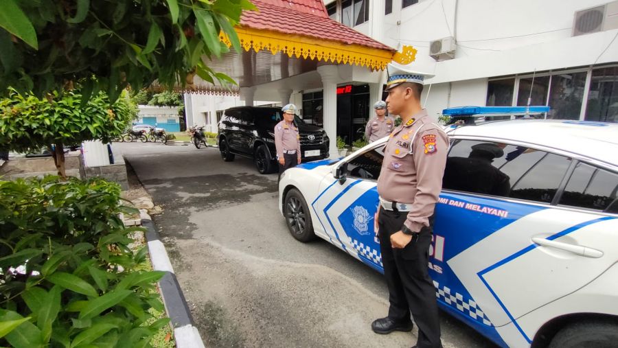 Satgas Kamseltibcarlantas OMB LK Polda Riau Monitoring dan Patroli ke Kantor KPU dan BAWASLU Riau