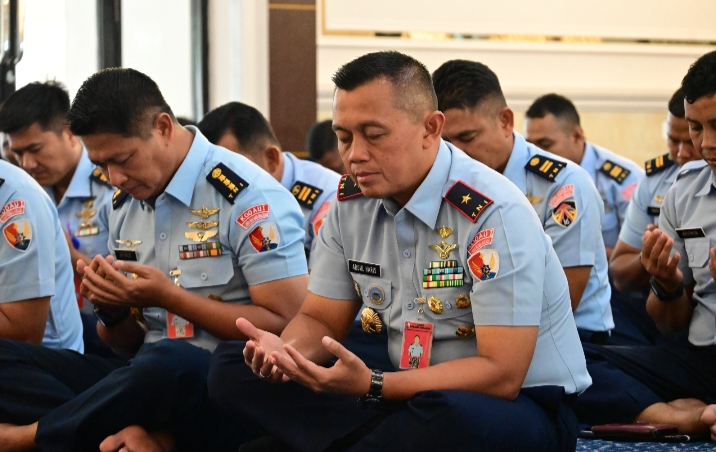 Shalat Dhuha Dan Kajian Rohani, Danlanud RSN Ajak Personel Perkuat Keimanan Dan Integritas
