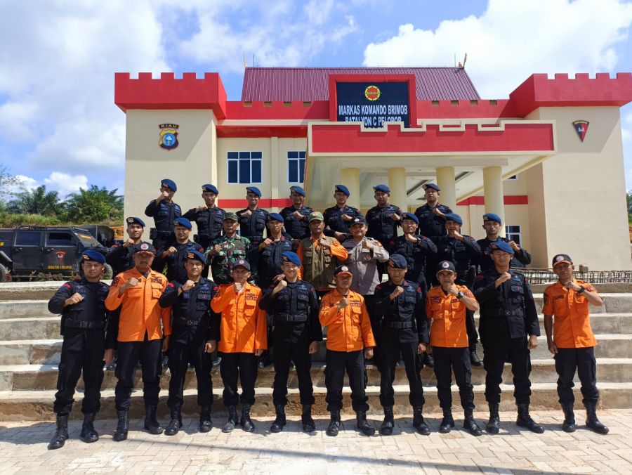 Siap siaga Karhutla, Batalyon C Pelopor Satbrimob Polda Riau bersama TNI dan BPBD Gelar Apel Bersama