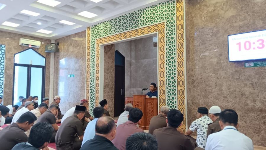 Tausiah Qobla Dzuhur yang Disampaikan UST Syaikh Maulana  Husein Al Mukri